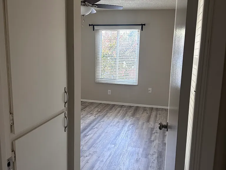 5512 Armitos Ave #34 — Photo 11