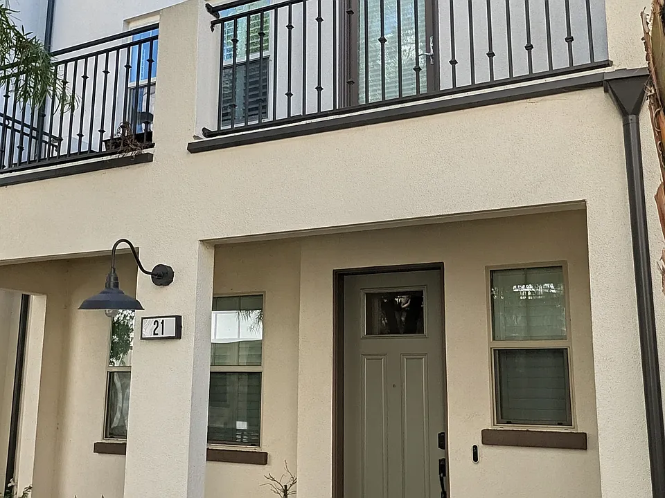 21 Alzada St