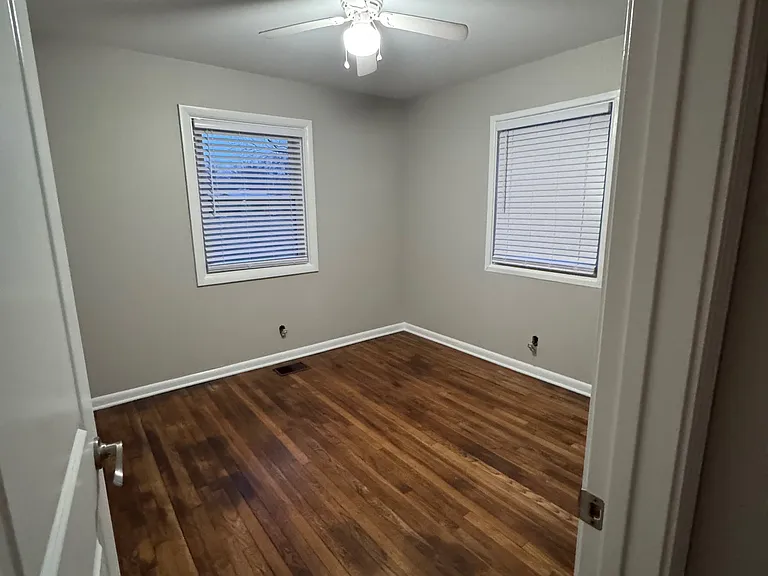 10187 N College Ave — Photo 11