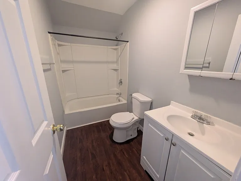 40 Center St #2R — Photo 11