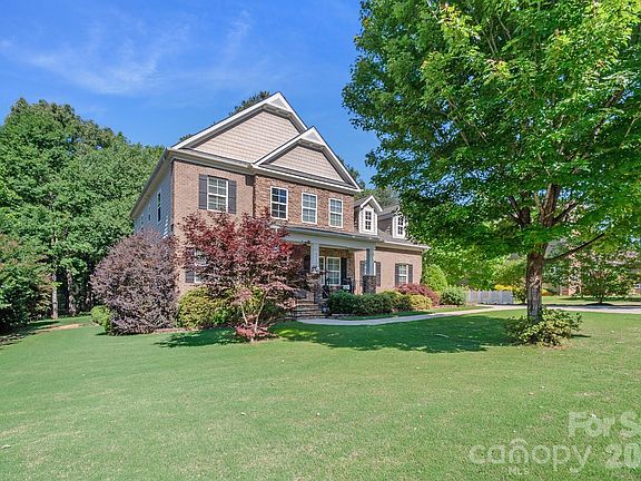 2nd image of 2015 Madeira Cir