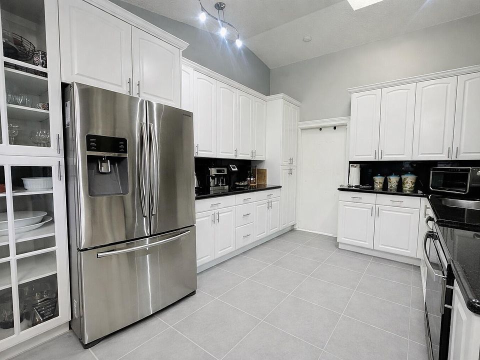 1st image of 21023 Rustlewood Avenue