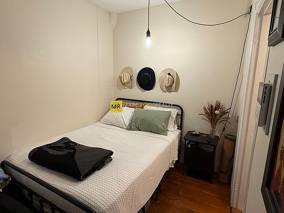 4th image of 457 Beacon St #10A