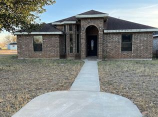211 E Joseph St, Hebbronville, TX 78361