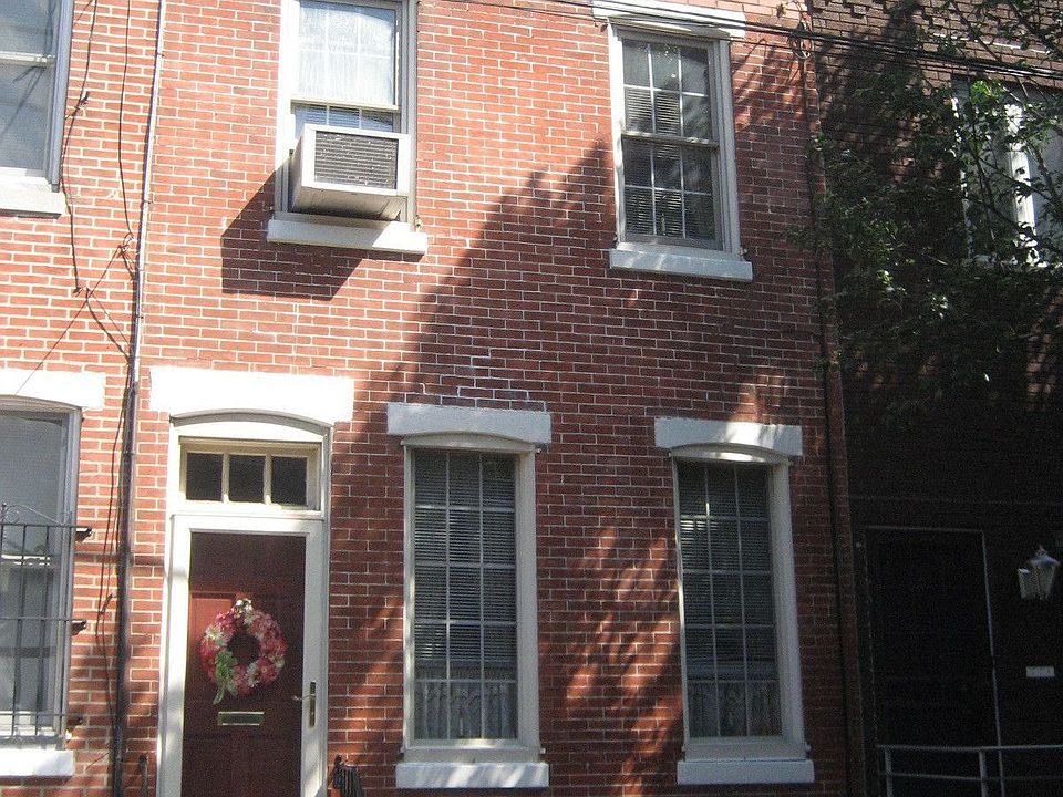 1st image of 725 Montrose St