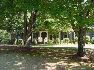 11 Laurel Dr, Taylors, SC 29687