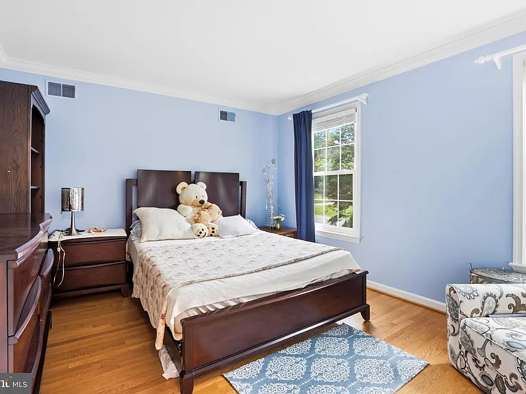 7715 Crossover Dr — Photo 47