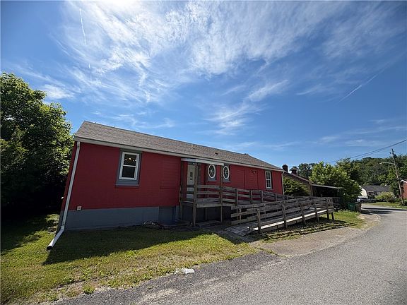 2nd image of 139 A St