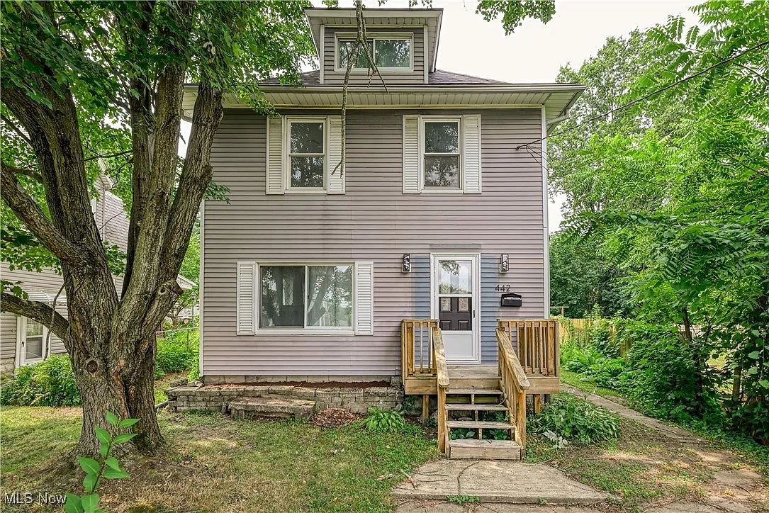 442 Wooster Rd N photo 1