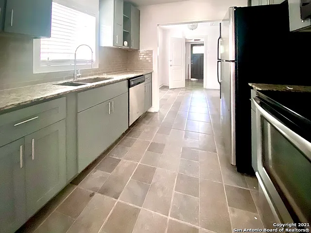 3237 Colima St — Photo 13