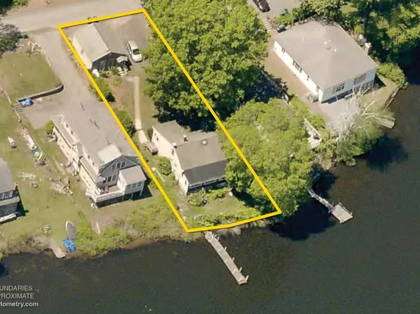 21 Furnace Rd, Pembroke, MA 02359