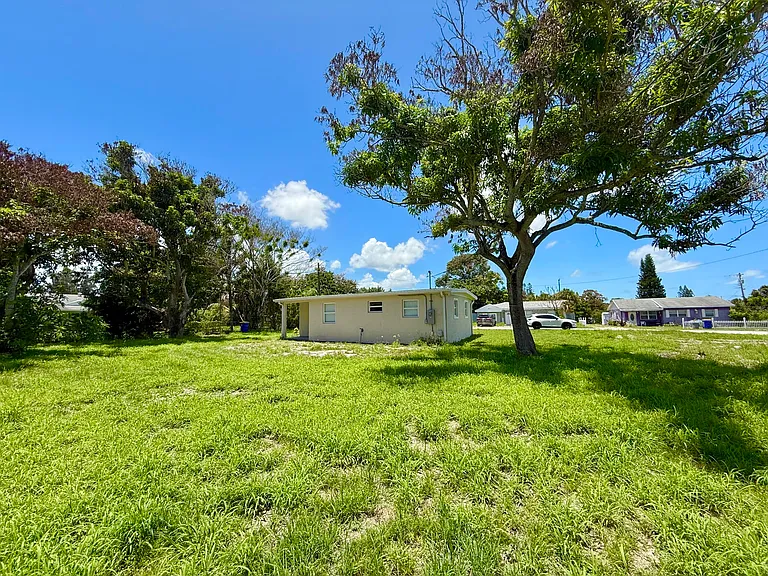 8658 SE Anthion Way — Photo 3