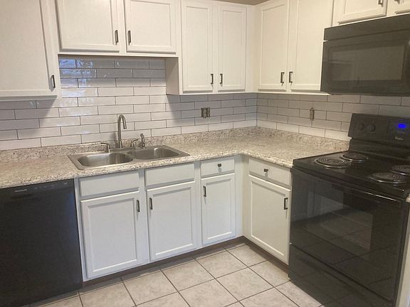 5th image of 220 Forest Hill Dr