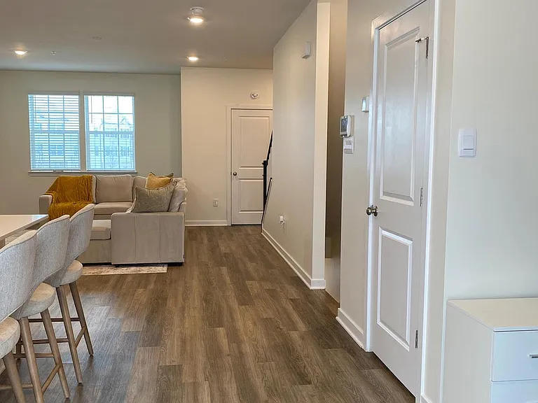 7530 Daybreak Dr — Photo 15