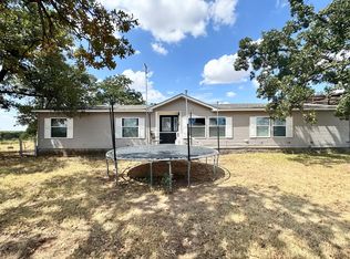 975 Claxton Rd, Healdton, OK 73438