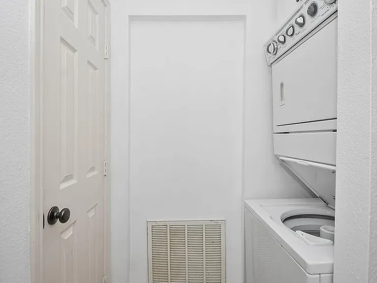 401 Lakeside Ln #311 — Photo 21