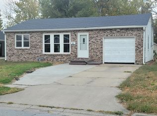 781 W Thomas St, Marshall, MO 65340