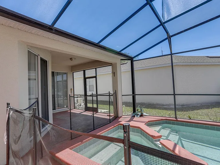 4977 Pall Mall St W — Photo 28