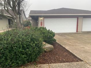 677 Benjamin Ave, Cottage Grove, OR 97424