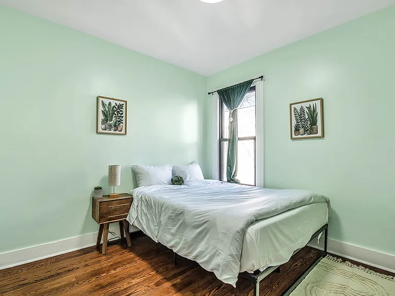 31 Canner St #2 — Photo 6