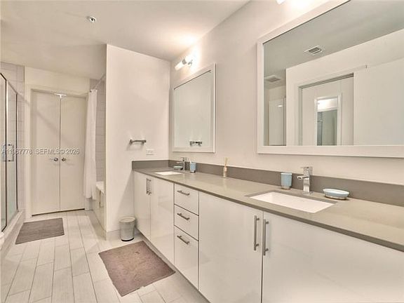 4th image of 999 SW 1st Ave APT 2415