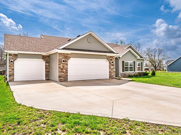 3rd image of 4701 W Clearlake Ct