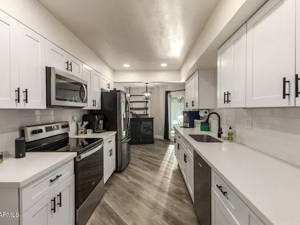 10634 W HUTTON Drive, Sun City, AZ 85351