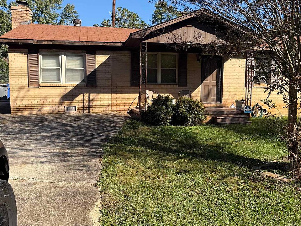 1st image of 202 Bluff Dr