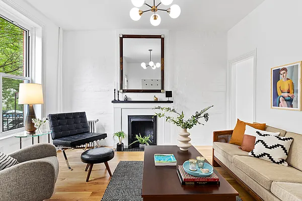 Sold by Compass | media 1