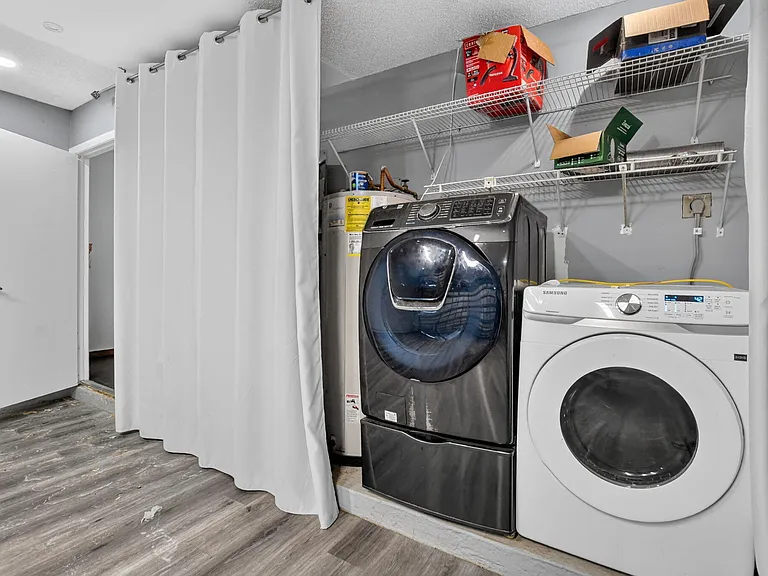 7813 Kenway Pl W — Photo 52
