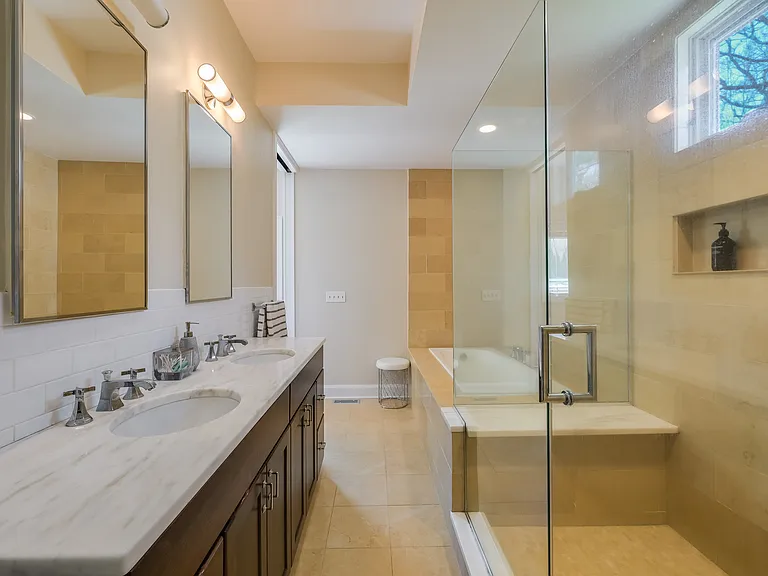 30 Harbor View Dr — Photo 10