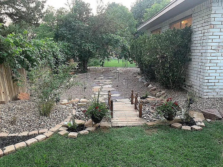 1921 Vivian Ave — Photo 4