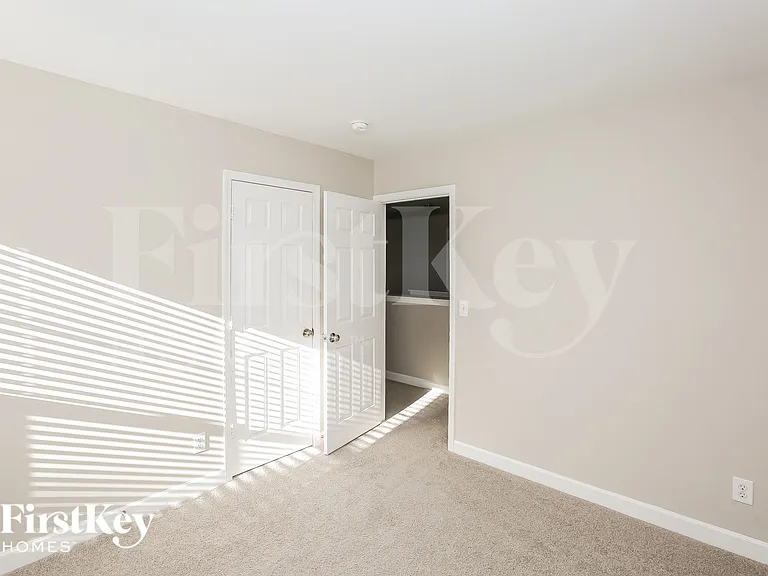 1011 Bridleside Dr — Photo 12
