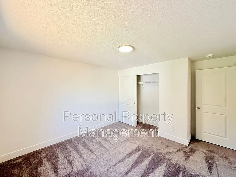 16900 NE 22nd St — Photo 2
