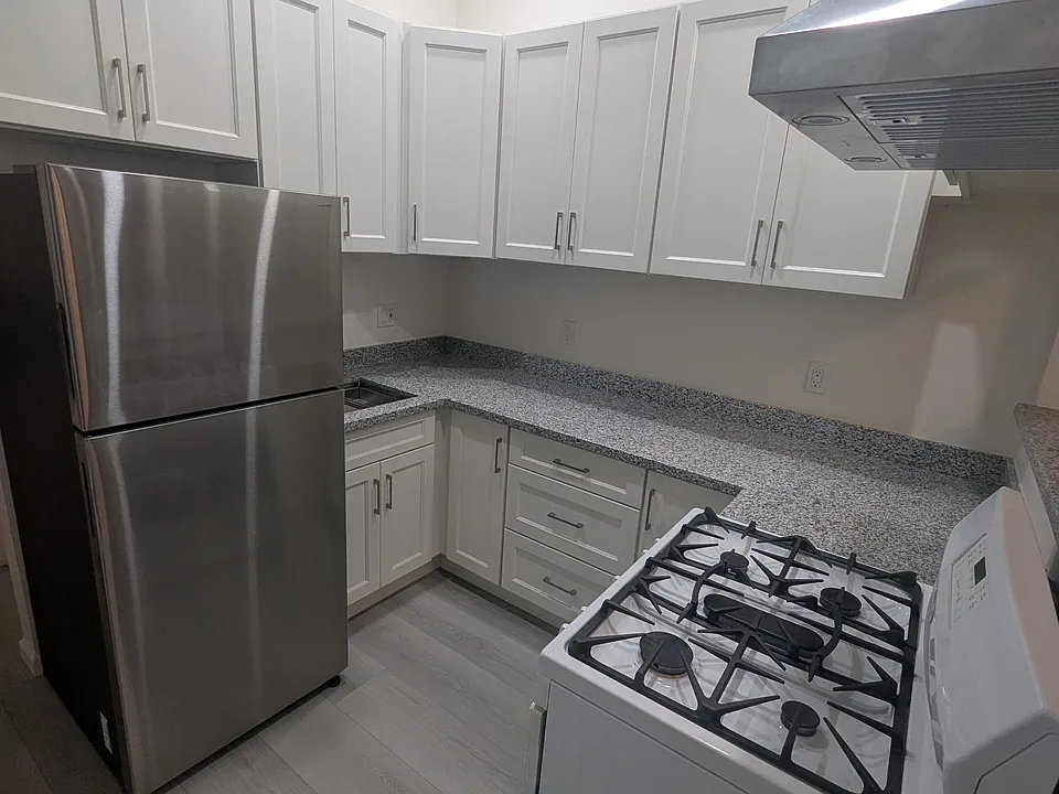 2026 remodel: all new kitchen and new floors throughout.