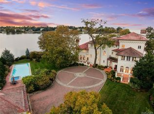 20 Premium Point, New Rochelle, NY 10801