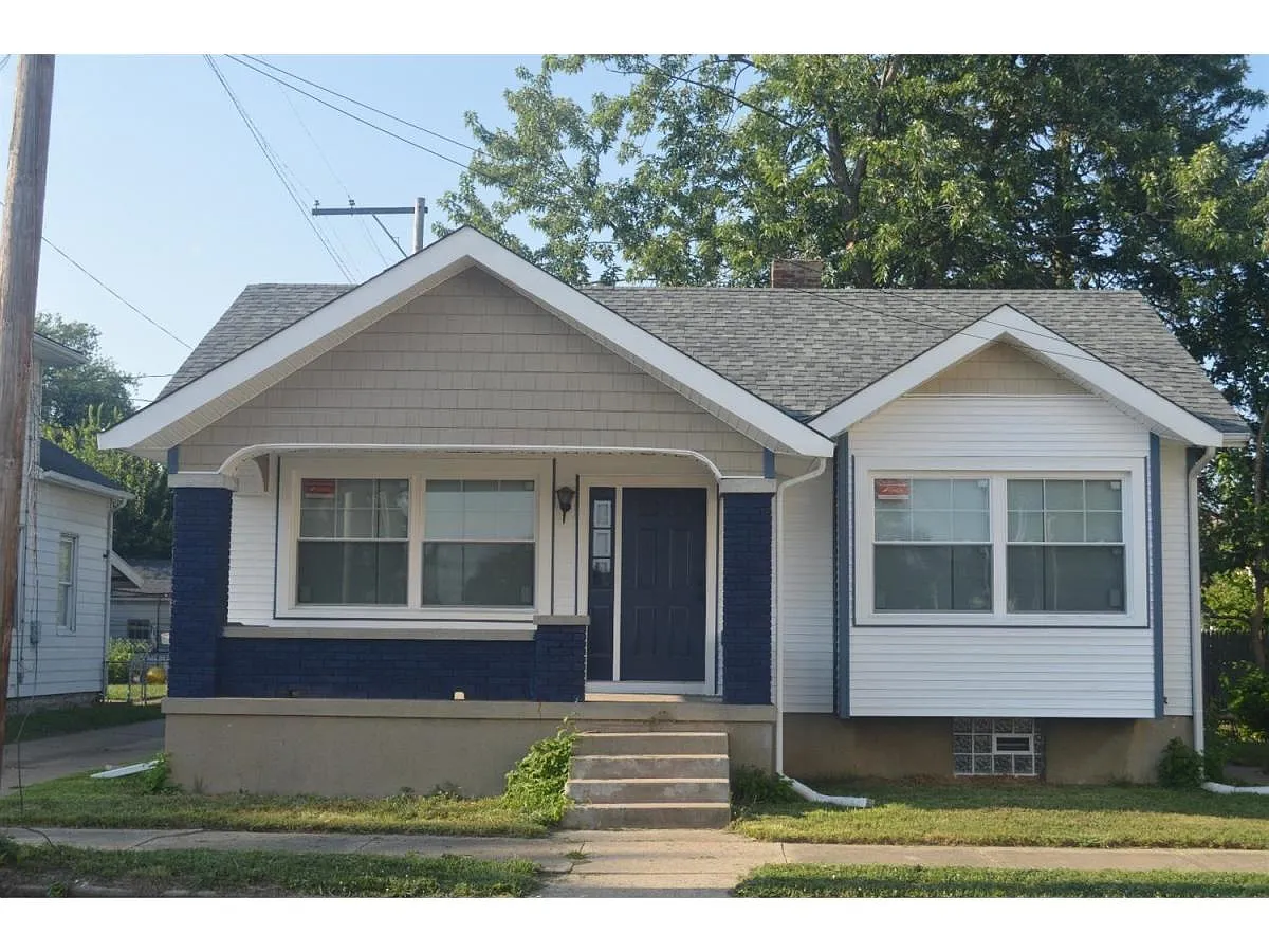 626 Woodlawn Ave photo 1