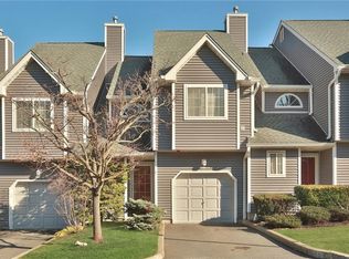 11 Eagle Ridge Way, Nanuet, NY 10954