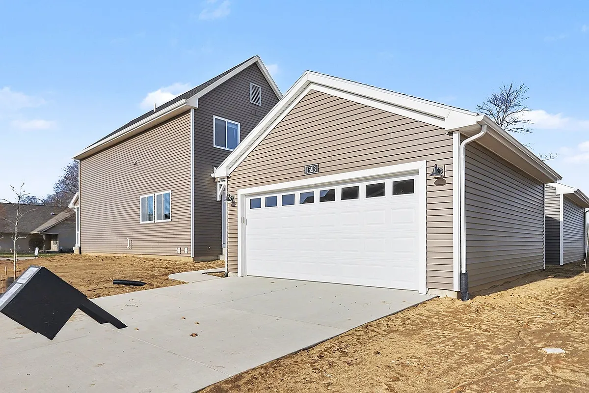 Photo 2 of 19 - 1633 Kennedy - Three Rivers, MI Building Photo - 1633 Kennedy