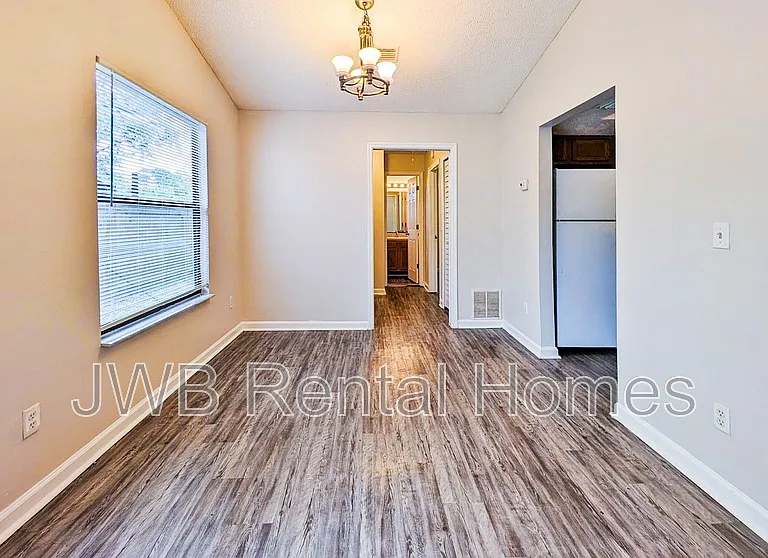 5671 Marathon Pkwy — Photo 4