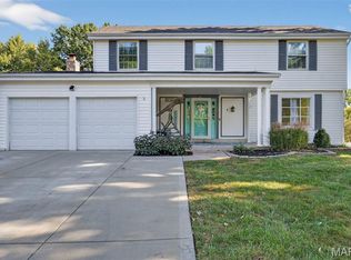 31 Carriage Way W, Saint Peters, MO 63376