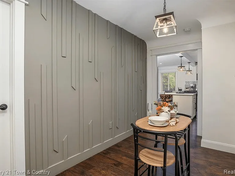 28588 Pierce St — Photo 9