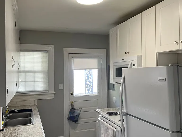 415 Ash St — Photo 26