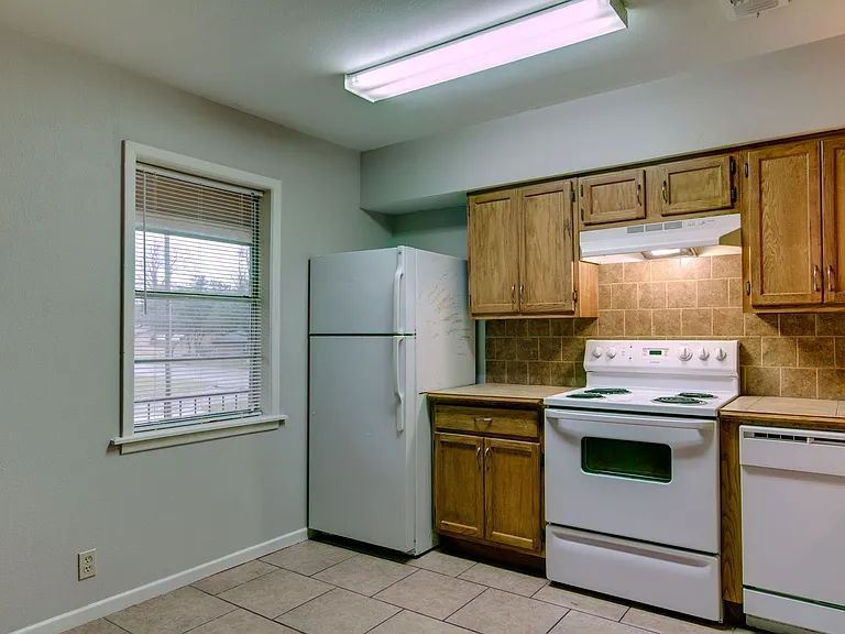 2401 Brookridge Dr #6 — Photo 7