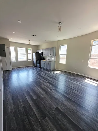 133 Stevens Ave Photo 1