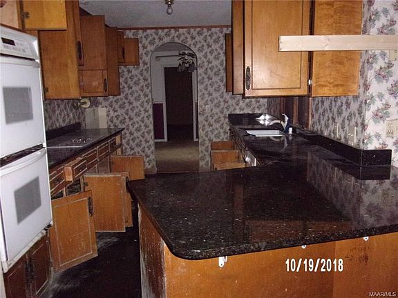 3rd image of 946 Willow Oaks Dr