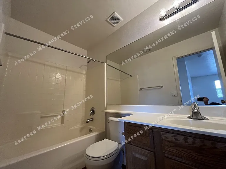 2046 S 171st Dr — Photo 9