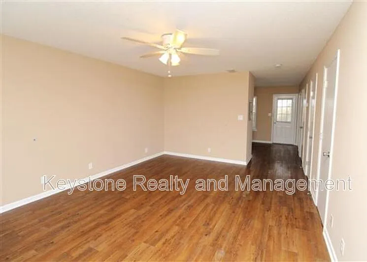 2 bed, 1.5 bath, 1050 sqft, $975 — Photo 2