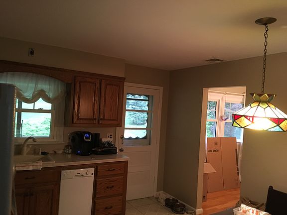 4th image of 61 Virginia Ln