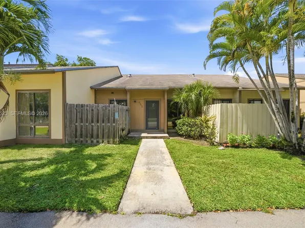 455 NE 210th Ter, Miami, FL 33179